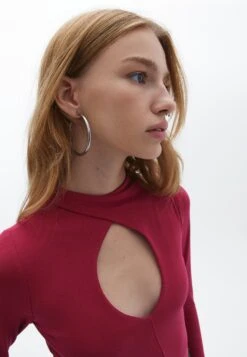 OXXOWITH CUTOUT DETAIL - Långärmad Tröja - Red Bud -Henry Tiger Butik 11a5eacfca2343fe8fe18316665fb4f3