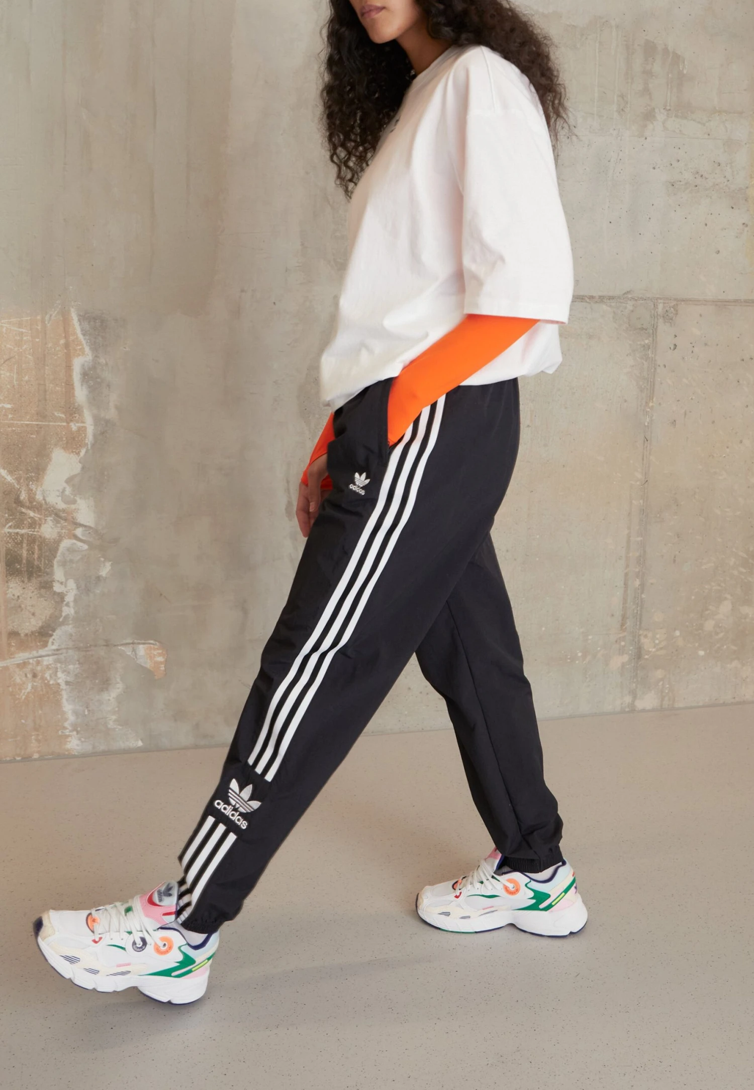 Adidas OriginalsCLASSICS LOCK UP TRACK PANTS - Träningsbyxor - Black 3 Adidas OriginalsCLASSICS LOCK UP TRACK PANTS - Träningsbyxor - Black