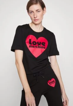 Love MoschinoT-shirt Med Print - Black -Henry Tiger Butik 3a7999b8dc0e4be0951cdd7cd8206812