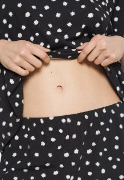 MonkiPyjamas - Black -Henry Tiger Butik 3c3f61c758084691bec6cecfddad7970