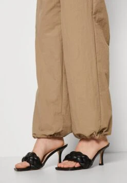 Something NewHIGH WAIST PANT - Tygbyxor - Caribou -Henry Tiger Butik 3dab6d7bb4fc4c76ae117006db6001ea