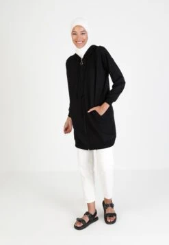 ModanisaTröja Med Dragkedja - Black