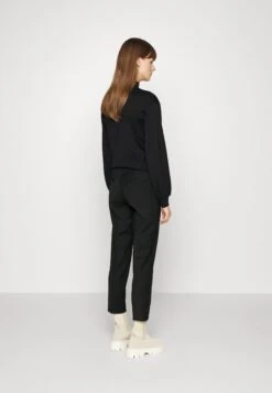 Filippa KLUISA - Tygbyxor - Black -Henry Tiger Butik 4fc7dcf063674bd481e2318f68a92535