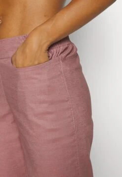 PatagoniaHAMPI ROCK PANTS - Tygbyxor - Evening Mauve -Henry Tiger Butik 5745af47775748e19bb27169ed43e667