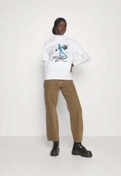 JordanTEE CORE - T-shirt Med Print - White 13 JordanTEE CORE - T-shirt Med Print - White -Henry Tiger Butik 5cd49efd61d34f73a6bc52524a55fd8c