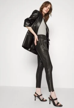 True ReligionTräningsbyxor - Black -Henry Tiger Butik 5fb937a4790549e89ac2902209266831