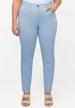 Ulla PopkenSOPHIE BRODERIE COUPE 5 POCHES ÉTROITE - Tygbyxor - Bleu Clair