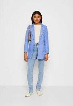 PiecesPCPEGGY SKINNY SLIT JEANS - Jeans Skinny Fit - Light Blue Denim -Henry Tiger Butik 687c4c62f9794cd3bb887fda7184f9cc