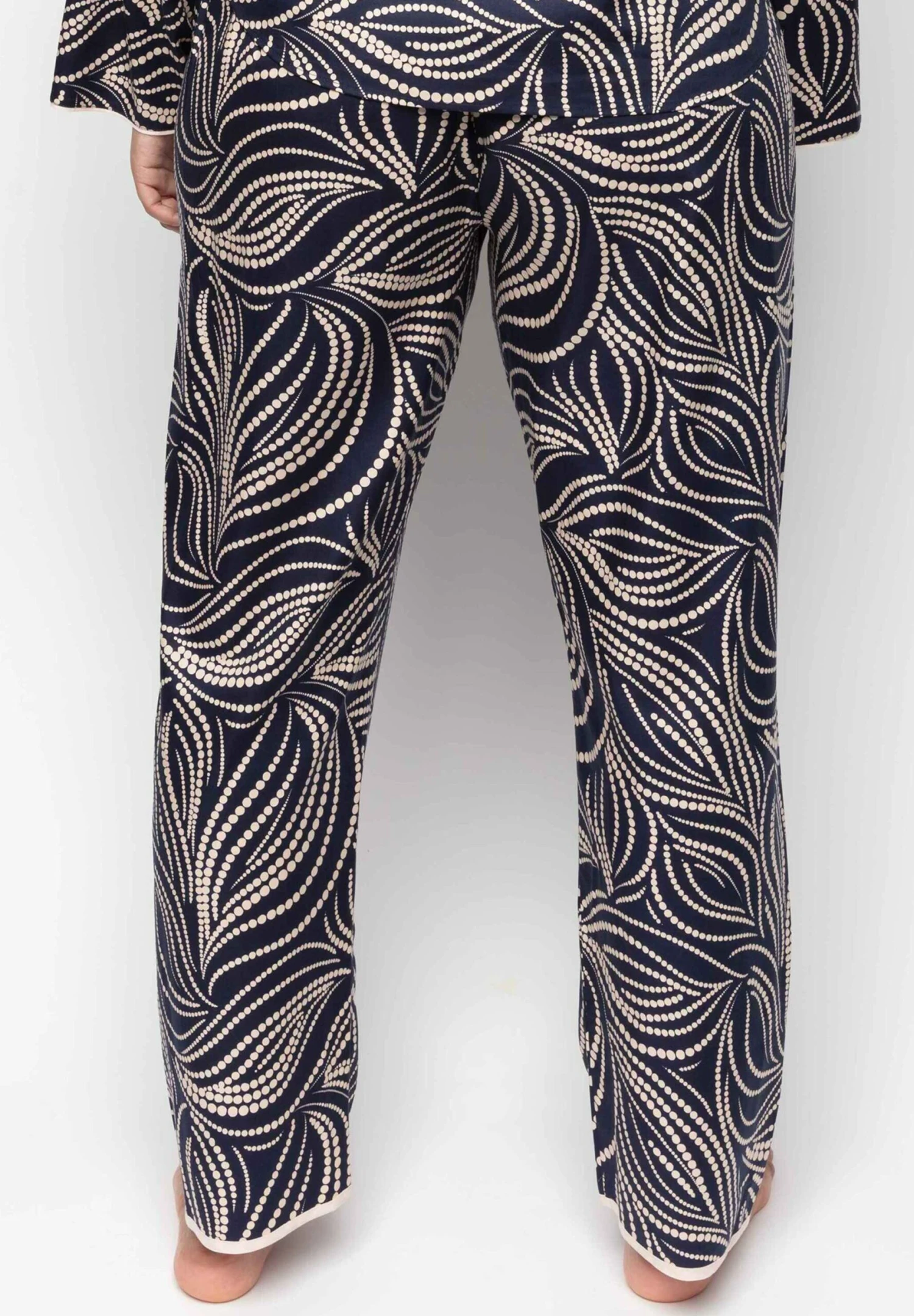 CyberjammiesLANG - Pyjamasbyxor - Navy Spot Print 4 CyberjammiesLANG - Pyjamasbyxor - Navy Spot Print - Bild 2