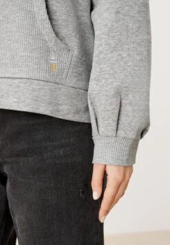 QS By S.OliverDOTÉ D’UNE POCHE KANGOUROU - Sweatshirt - Grey -Henry Tiger Butik 72b4845719bb431ebec8737a46acee2a