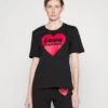Love MoschinoT-shirt Med Print - Black -Henry Tiger Butik 798a7abe99d240459ebbafd28e10983b