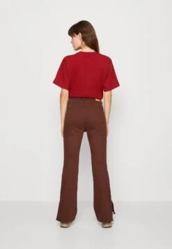 Hollister Co.CURVED SEAM FLARE - Flared Jeans - Braun -Henry Tiger Butik 83cb83edee8d405faa7316c03a307f38