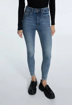 StradivariusPUSH-UP - Jeans Skinny Fit - Light Blue -Henry Tiger Butik 83debd3460744b01836d33f7313adbfe