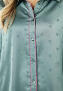 Chelsea PeersJACQUARD HEART OVERSIZED BUTTON UP LONG - Pyjamas - Teal -Henry Tiger Butik 8561d7df064c45978704354cedfd9d7a