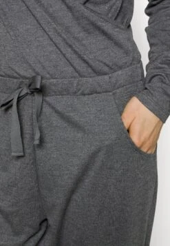 Anna FieldPyjamas - Dark Grey -Henry Tiger Butik 8705db05f28645c0a28e781c5f1e5637