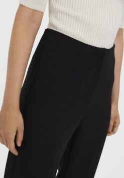 Vero ModaSANDY HR STRAIGHT NOOS - Tygbyxor - Black -Henry Tiger Butik 95b37f7201e54693b2796f2891074768