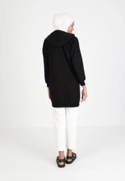 ModanisaTröja Med Dragkedja - Black 9 ModanisaTröja Med Dragkedja - Black -Henry Tiger Butik 96d295e211114a129ec311cc54758597