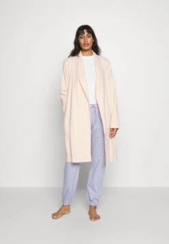 TriumphROBES - Morgonrock - Apricot Beige 8 TriumphROBES - Morgonrock - Apricot Beige -Henry Tiger Butik 9de6b85c29e34459af815e5eba7c63bd