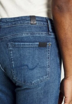 7 For All MankindPYPER SLIM ILLUSION ADVENTURE - Jeans Slim Fit - Mid Blue 11 7 For All MankindPYPER SLIM ILLUSION ADVENTURE - Jeans Slim Fit - Mid Blue -Henry Tiger Butik 9ffcf42e48f54ad9bb8aca6f9bfe3855