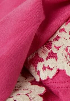 IntimissimiPRETTY FLOWER - Pyjamasöverdel - Rosa Valentine Pink Ivory -Henry Tiger Butik a9c18e8361cd47d0953c6952c0e87135