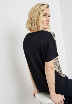 Gerry Weber1/2 ARM GEMUSTERTES KURZARMSHIRT MIT SEITENS - Blus - Schwarz Ecru Weiss Druck 12 Gerry Weber1/2 ARM GEMUSTERTES KURZARMSHIRT MIT SEITENS - Blus - Schwarz Ecru Weiss Druck -Henry Tiger Butik ade0b14f62374b7ebe9d51e29e0e0915