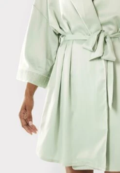 Chelsea PeersSAGE TRIM - Morgonrock - Green 11 Chelsea PeersSAGE TRIM - Morgonrock - Green -Henry Tiger Butik b8a731087cbe4131ba724ea6892a5277