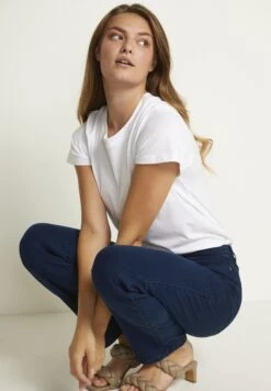 KaffeKAVICKY - Jeans Straight Leg - Dark Blue Denim -Henry Tiger Butik bfd48e1df38c4ac1aeb8c0ec072889e0