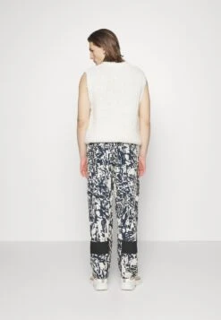 KOCHÉPANTS UNISEX - Cargobyxor - Ecru/blue -Henry Tiger Butik c0a95fbb0f9b4d45a529563c634869cb