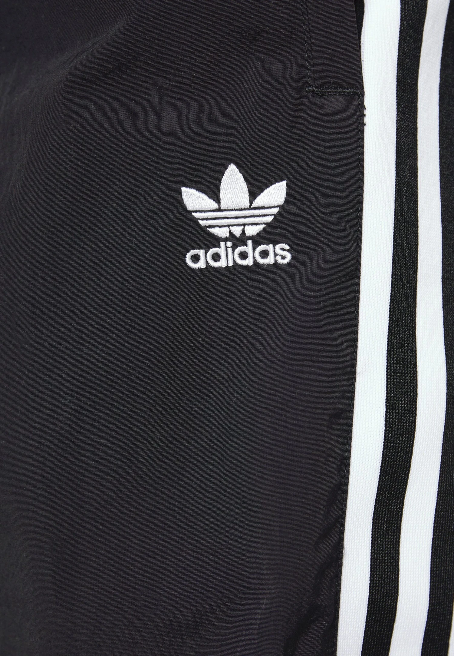 Adidas OriginalsCLASSICS LOCK UP TRACK PANTS - Träningsbyxor - Black 9 Adidas OriginalsCLASSICS LOCK UP TRACK PANTS - Träningsbyxor - Black - Bild 7