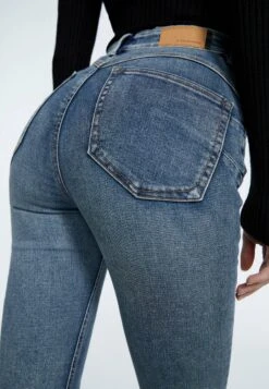 StradivariusPUSH-UP - Jeans Skinny Fit - Light Blue -Henry Tiger Butik c18d5dd34b5f49f19b12107ed833ac0c