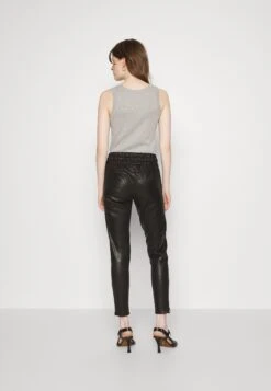 True ReligionTräningsbyxor - Black -Henry Tiger Butik c4d93257b5c4496daf84702334b2b775