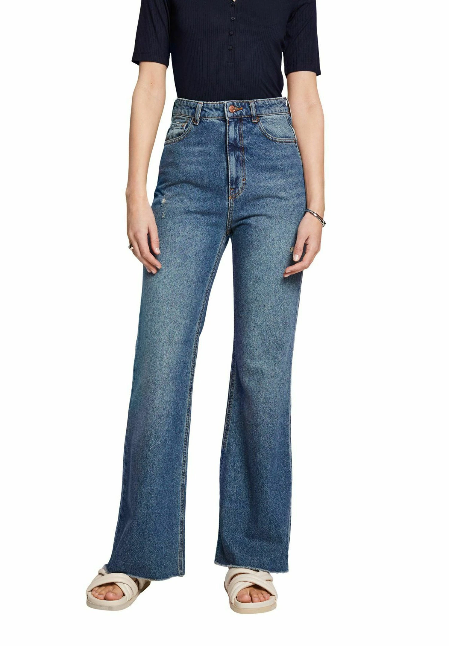 Edc By EspritFlared Jeans - Blue Dark Washed 3 Edc By EspritFlared Jeans - Blue Dark Washed