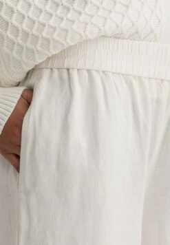 GANTPULL-ON - Tygbyxor - Eggshell -Henry Tiger Butik daeea6bfc72e438c9b14103e301e4ab7