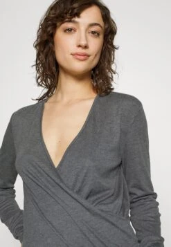 Anna FieldPyjamas - Dark Grey -Henry Tiger Butik dc89de8aafb74f28af2d7f42fd3671e0