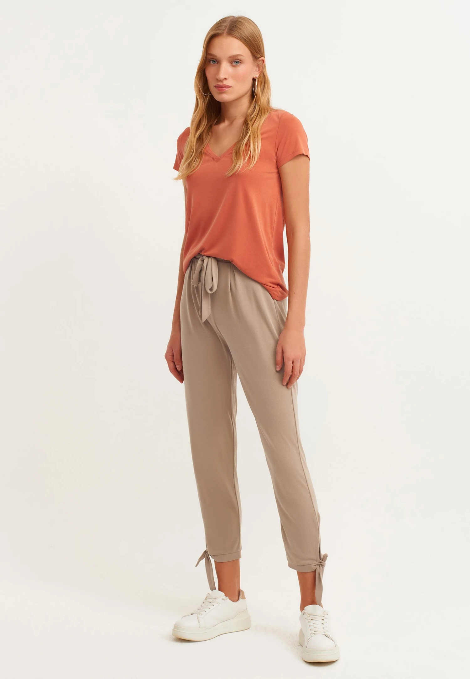 OXXOMODAL QUALITÄT - Träningsbyxor - Silver Mink 4 OXXOMODAL QUALITÄT - Träningsbyxor - Silver Mink - Bild 2