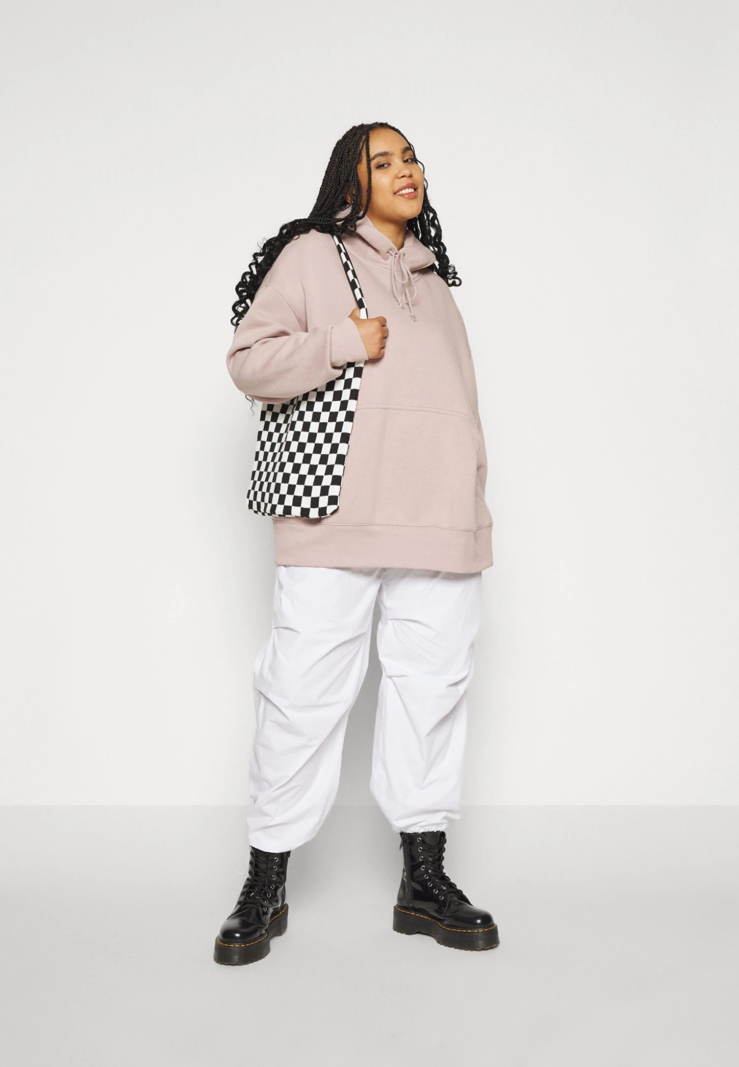 Nike SportswearW PHNX FLC OS PO - Luvtröja - Diffused Taupe/sail 7 Nike SportswearW PHNX FLC OS PO - Luvtröja - Diffused Taupe/sail - Bild 5