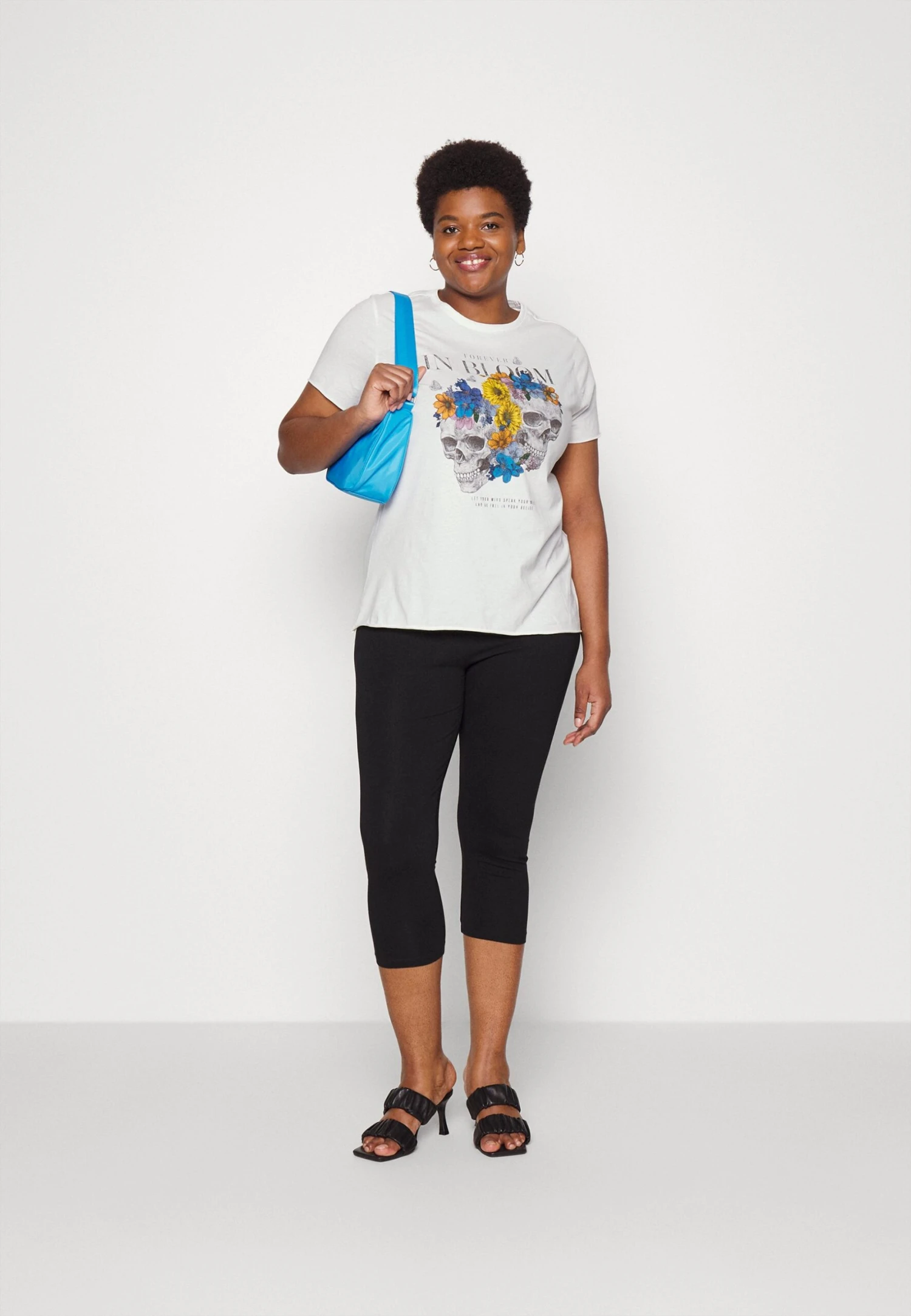 ONLY CurveONCLILI SKULL - T-shirt Med Print - Cloud Dancer Skull 4 ONLY CurveONCLILI SKULL - T-shirt Med Print - Cloud Dancer Skull - Bild 2