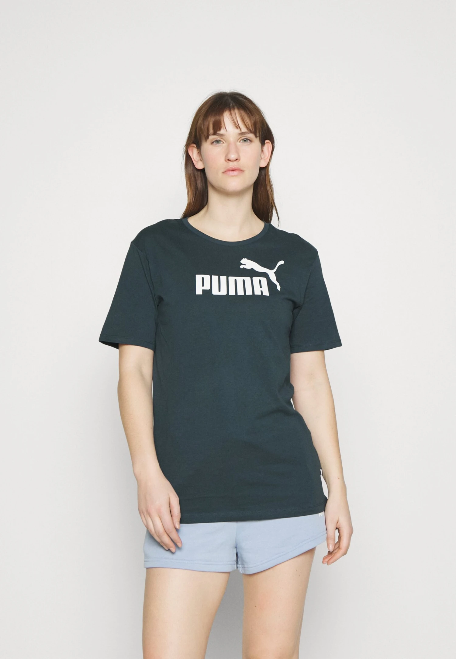 PumaESS LOGO BOYFRIEND TEE - T-shirt Med Print - Dark Night 3 PumaESS LOGO BOYFRIEND TEE - T-shirt Med Print - Dark Night